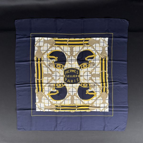 Foulard de soie Hermès ( sellier )